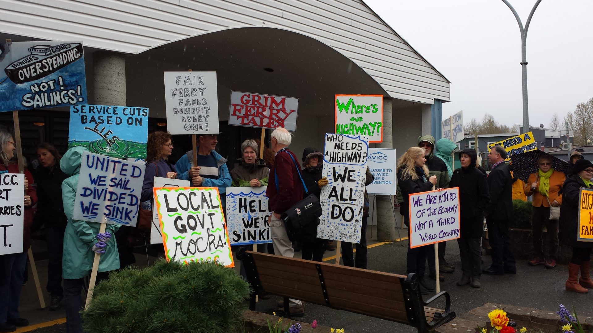 Rally for BC Ferries held in Courtenay