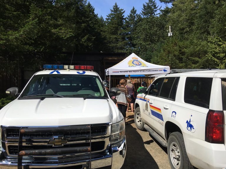 RCMP Inspector visits Hornby Island