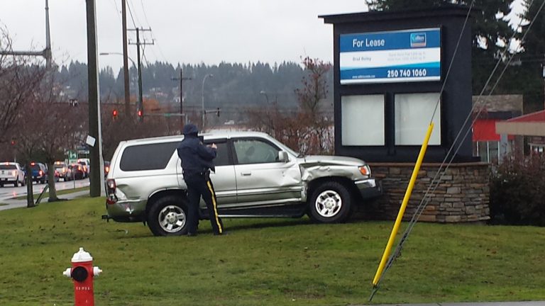 No injuries after two-vehicle collision in Courtenay