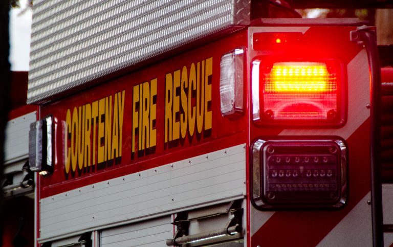Courtenay firefighters quickly extinguish rooftop fire at Courtenay Dairy Queen