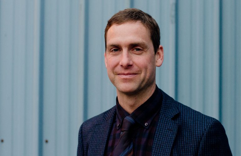 Frisch drops out of mayoral race, now seeks re-election as Courtenay councillor