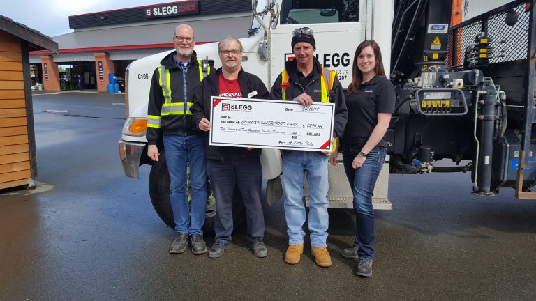 Local building company “quietly donates” to Comox Valley food bank