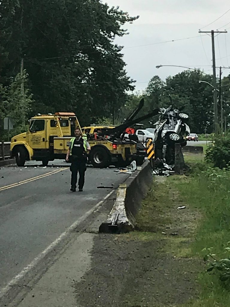 Single vehicle crash closes Old Island Highway near Union Bay