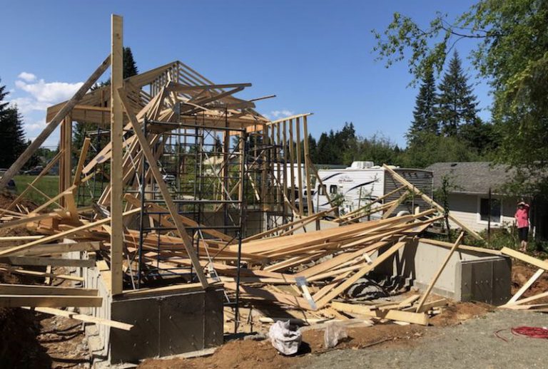 Construction workers sent to hospital after Cumberland truss collapse