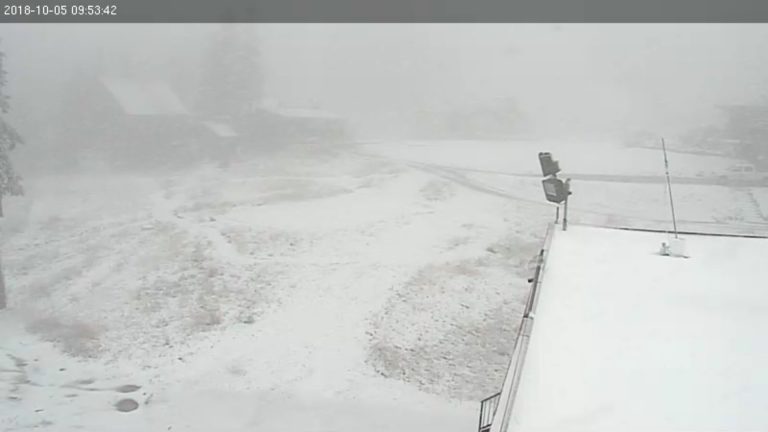 Mount Washington gets light snow