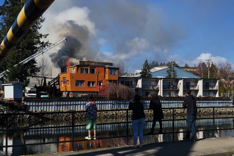 Courtenay fire chief thanks marathon runners for assistance during Cona fire