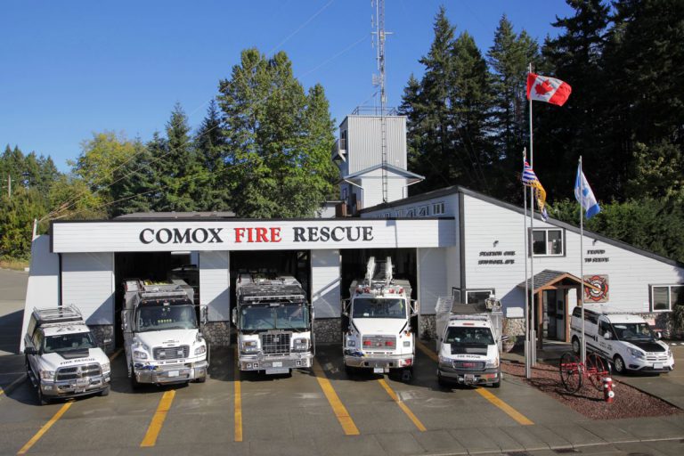 Comox apartment evacuated after morning fire