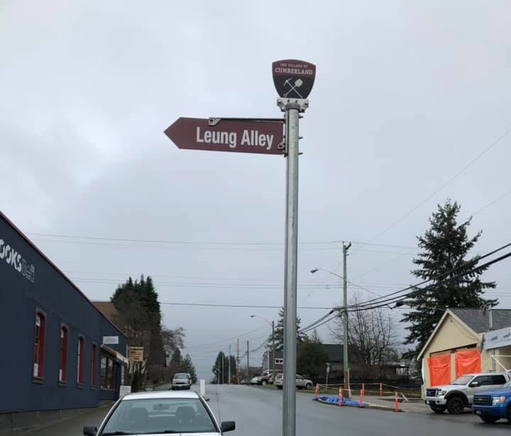 Cumberland Mayor head of new alleyway signs initiative