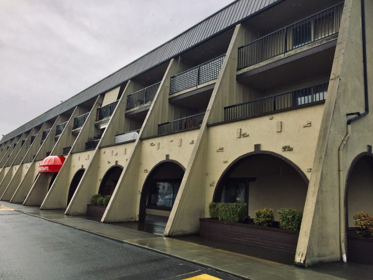 Washington Inn Apartment tenants say thank you to Comox valley non-profit