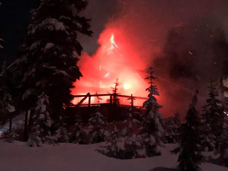 Fire destroys Chalet on Mount Washington