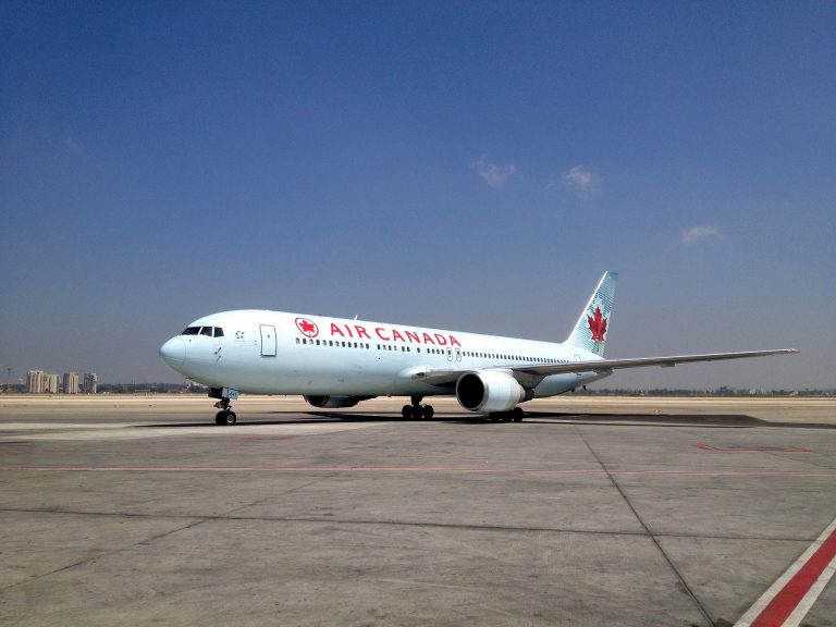 Air Canada to temporarily lay off thousands