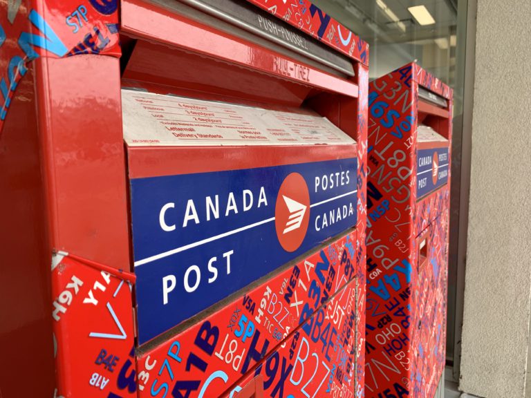 New deals tentatively reached for Canada Post workers