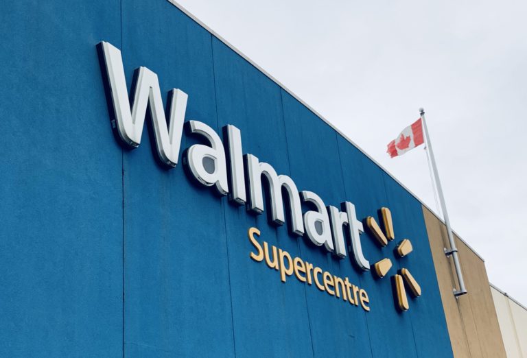 Walmart workers in Courtenay to receive COVID-19 bonus