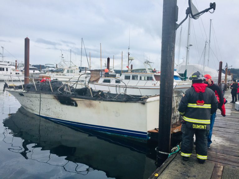 VIDEO: Early morning fire breaks out at Discovery Harbour Marina