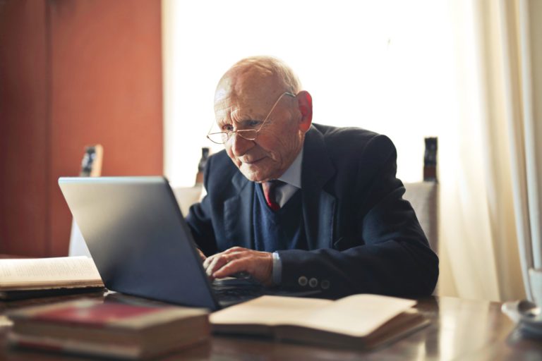 BC Hydro report shows more seniors turning to social media for connections 