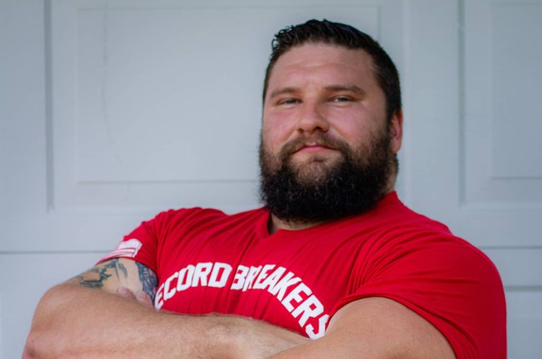 Comox Valley strongman Sean Hayes third in Canada