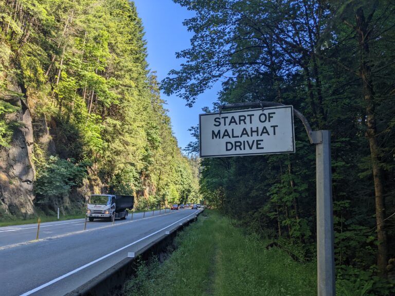 Province urges travelers heading to Victoria to plan ahead this long weekend