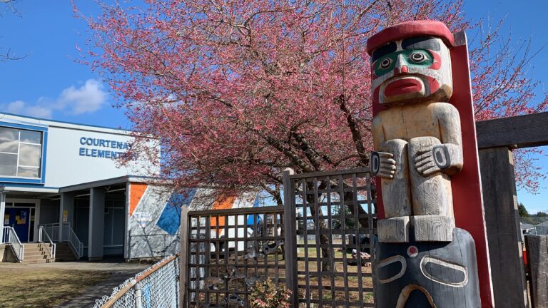 Two organizations to serve students food in Comox Valley