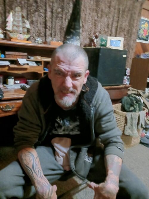 Comox Valley RCMP continuing their search for a missing man